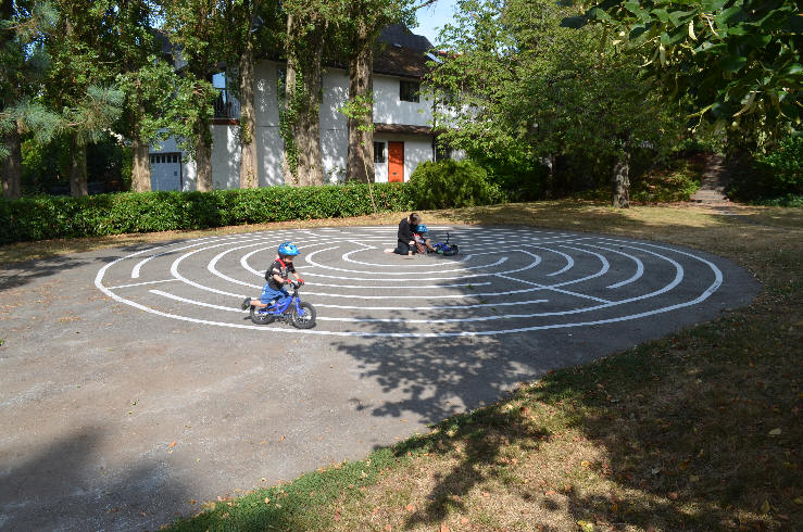Labyrinth Children