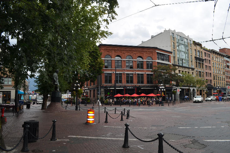 Maple Tree Square & Gassy Jack Gastown Vancouver